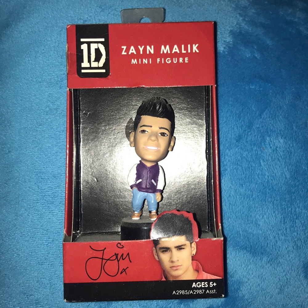 One Direction Mini Figure